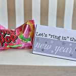 Let's "ring in" the new year - fun printable gift card holder from www.thirtyhandmadedays.com