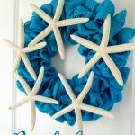 Super cute and easy to make Beach Cottage Wreath from Craftaholics Anonymous