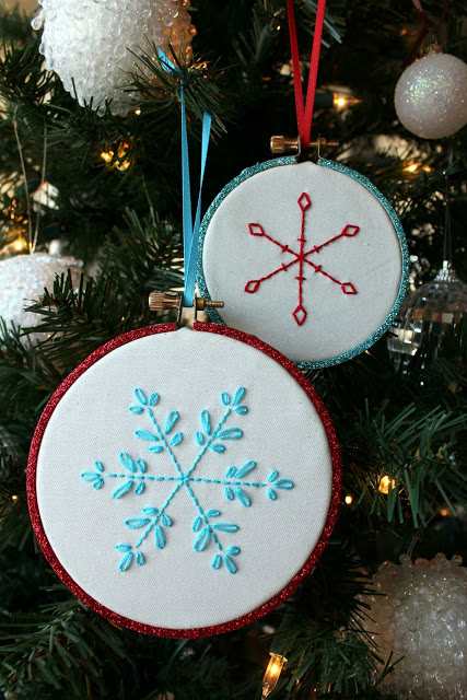 Perfect for the holidays - use these embroidery snowflake patterns to make adorable Christmas ornaments. www.thirtyhandmadedays.com