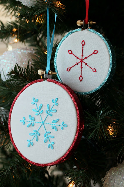 Perfect for the holidays - use these embroidery snowflake patterns to make adorable Christmas ornaments. via thirtyhandmadedays.com