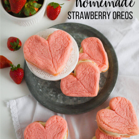 Valentine Cookies - make these delicious Homemade Strawberry Oreos from www.thirtyhandmadedays.com