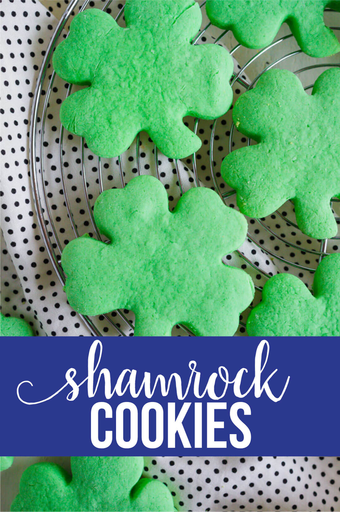 Shamrock Cookies -make these simple St. Patrick's Day treats to celebrate the holiday. www.thirtyhandmadedays.com