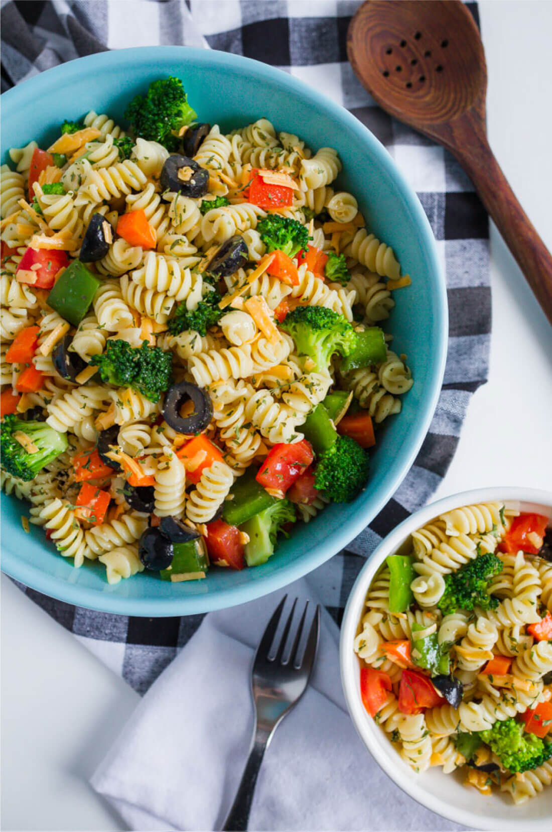 Mom's Pasta Salad Recipe - one of my all time favorites. from www.thirtyhandmadedays.com