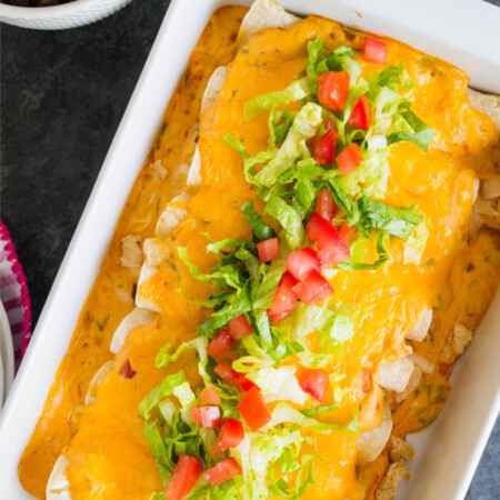 Mom's Chicken Enchiladas- one of my favorite main dish recipes of all time. www.thirtyhandmadedays.com