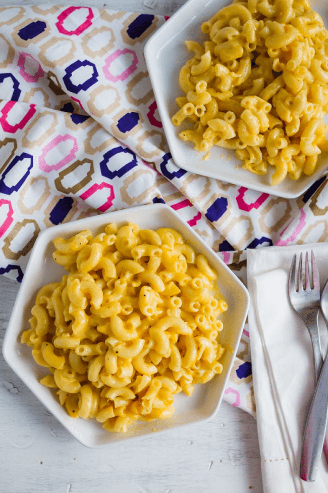 Food and drink: Baked Macaroni and Cheese - the best way to make mac and cheese. Simple main dish recipe! from www.thirtyhandmadedays.com