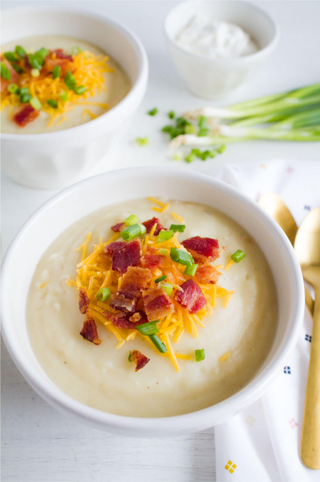 Slow Cooker Baked Potato Soup - perfect main dish recipe for a chilly day! from www.thirtyhandmadedays.com