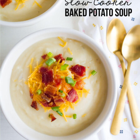 Slow Cooker Baked Potato Soup - perfect main dish recipe for a chilly day!