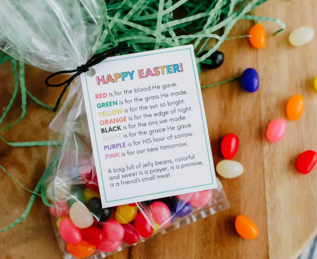 Easter treat Jelly Bean poem printable with jelly beans and Easter decorations