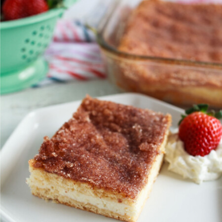 Food: Super Simple Cream Cheese Squares - ridiculously easy to make and oh so good! from www.thirtyhandmadedays.com