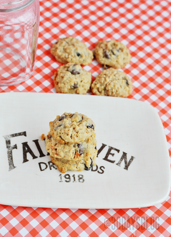 Kitchen Sink Cookies- delicious and healthy! www.thirtyhandmadedays.com