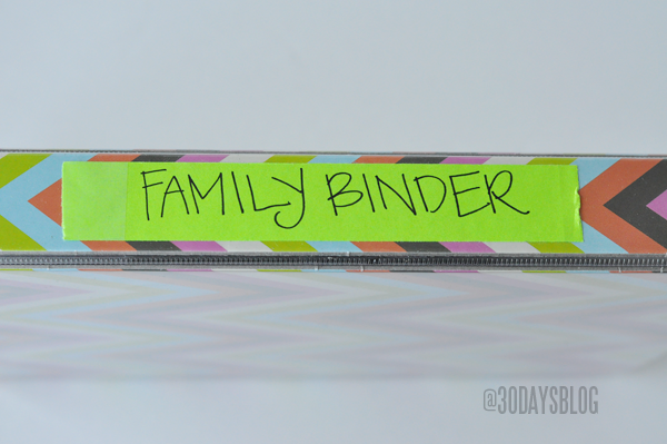 Make a family binder with these printables from www.thirtyhandmadedays.com