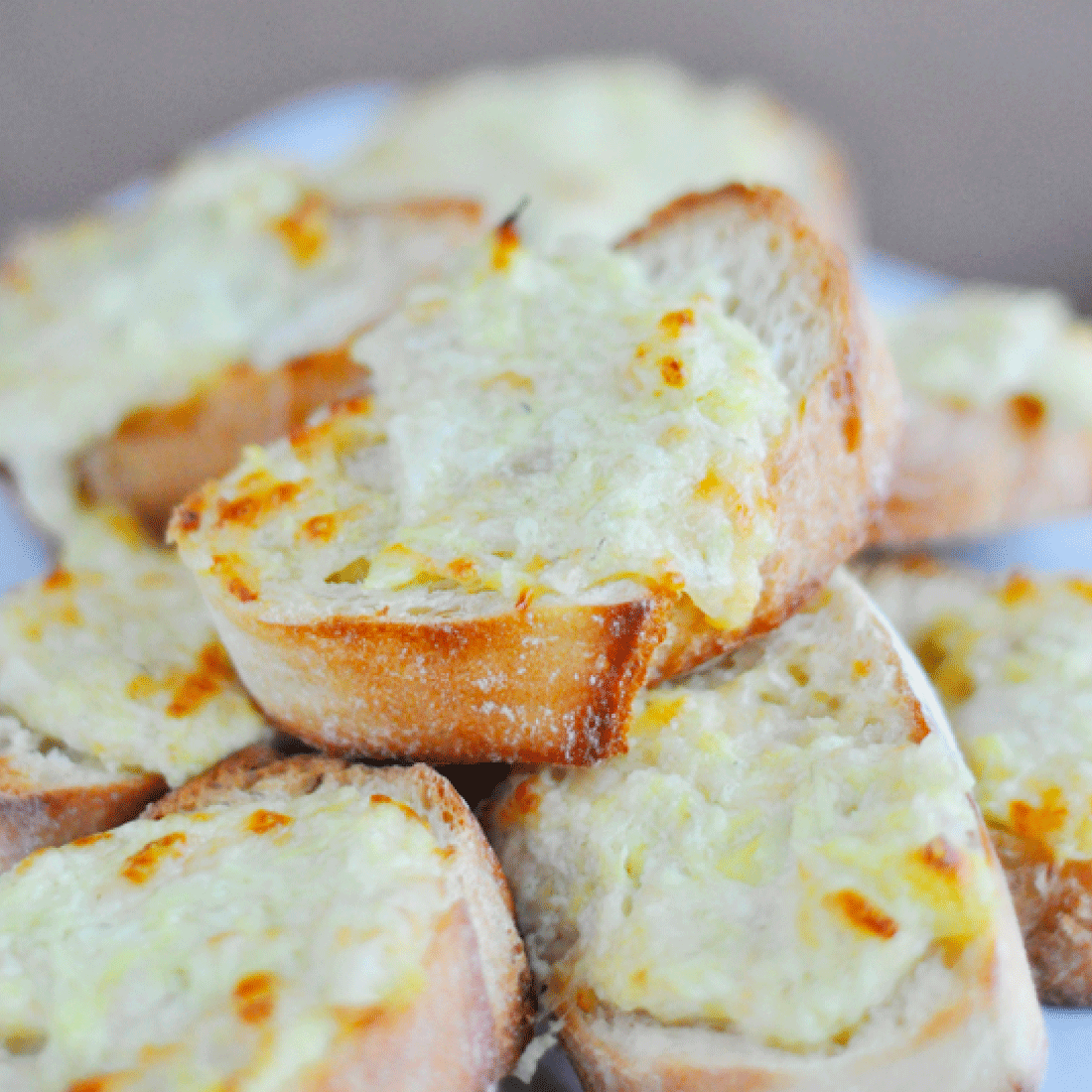 Appetizer Recipes - a round up of the very best. Featuring cheesy bread