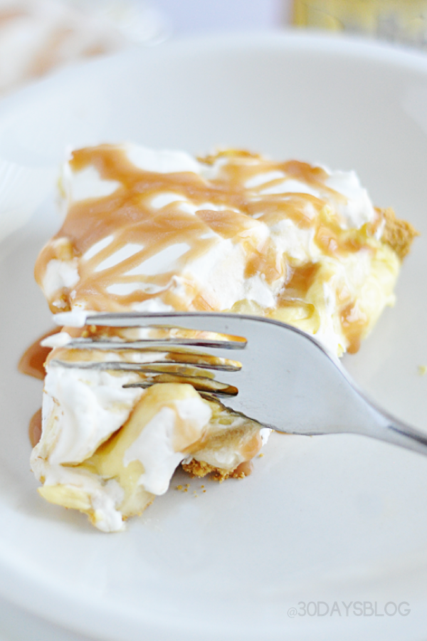 Simple Banana Cream Pie with a Twist www.thirtyhandmadedays.com