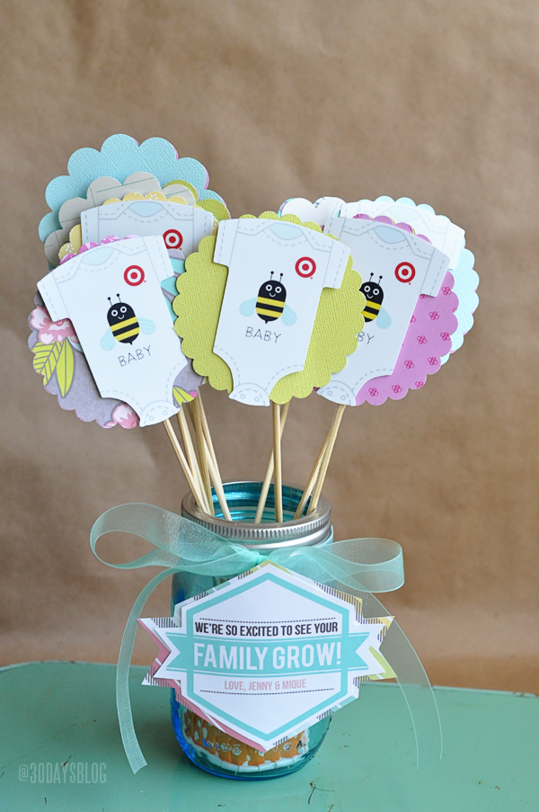 Baby shower gift idea with printable www.thirtyhandmadedays.com