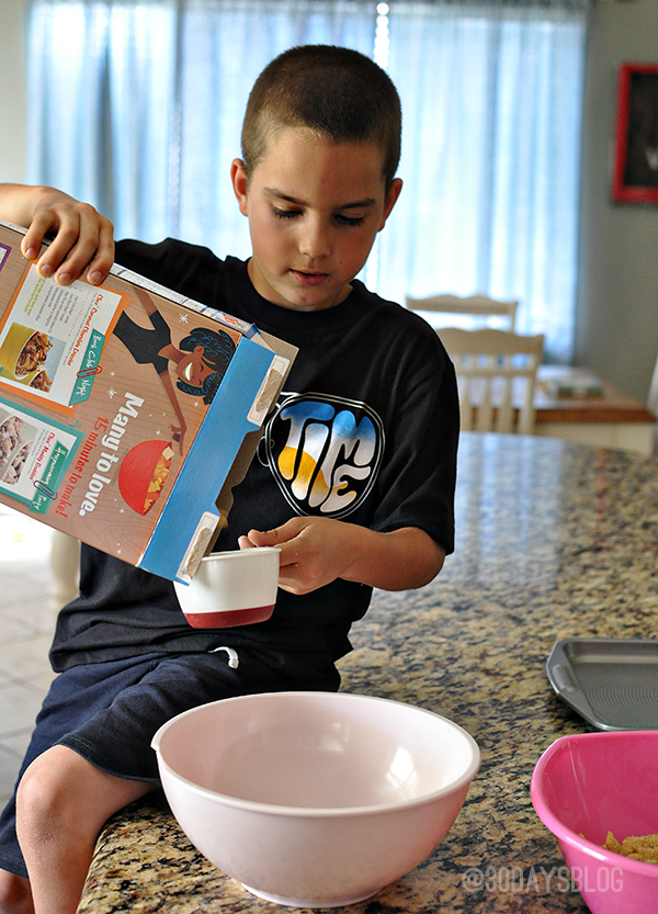 Making puppy chow together www.thirtyhandmadedays.com 