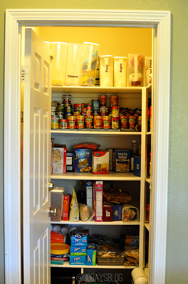 Pantry Organizing from www.thirtyhandmadedays.com