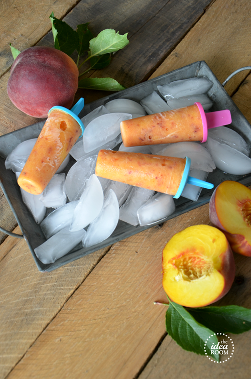 Simply delicious peach popsicle from the Idea Room via www.thirtyhandmadedays.com