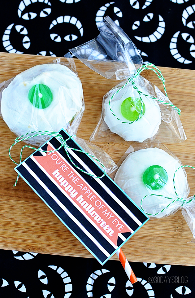 Halloween Treats: Caramel & White Chocolate Apple Eyes from www.thirtyhandmadedays.com