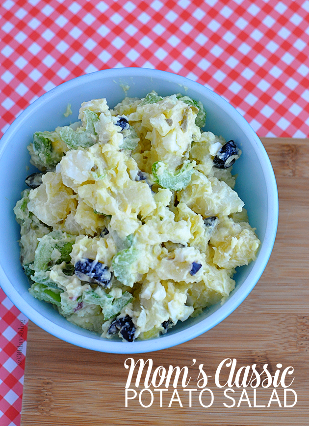 Mom's Classic Potato Salad- simple and sooo good www.thirtyhandmadedays.com