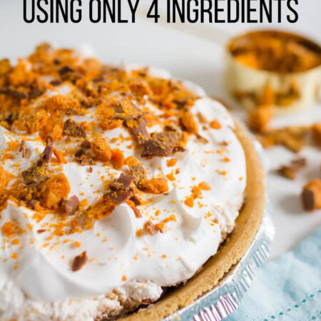 Only 4 ingredient Butterfinger Pie - super easy to make and you can use any candy bar you like! www.thirtyhandmadedays.com