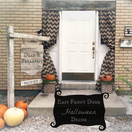 Easy front door Halloween decor from Salty Bison via www.thirtyhandmadedays.com