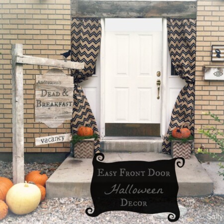 Easy front door Halloween decor from Salty Bison via www.thirtyhandmadedays.com