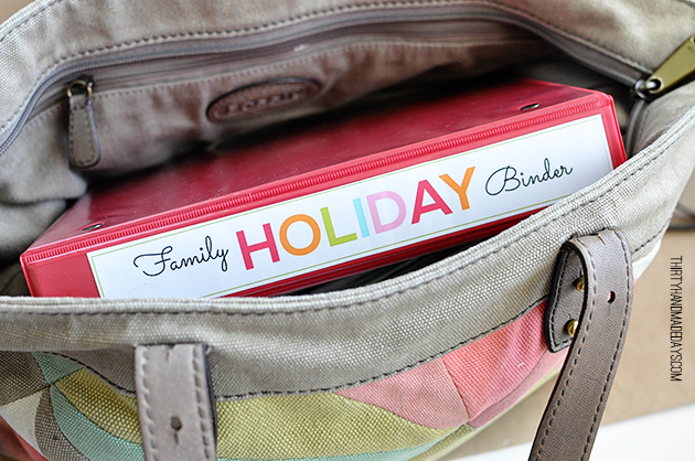 Mini Holiday Binder that fits nicely into my purse.  Love it! www.thirtyhandmadedays.com