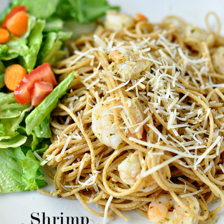 Shrimp Scampi, healthy version - perfect for a family meal. www.thirtyhandmadedays.com