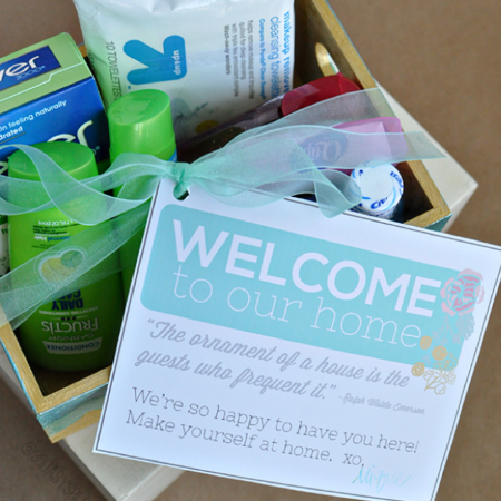 House guest Gift Ideas: Welcome to my home box with cute printable. Perfect to welcome any guest! www.thirtyhandmadedays.com