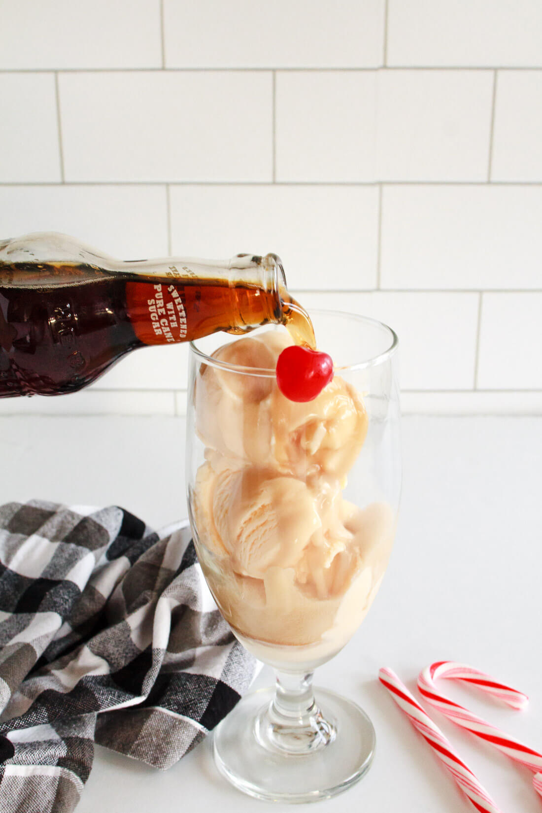How to make a root beer float