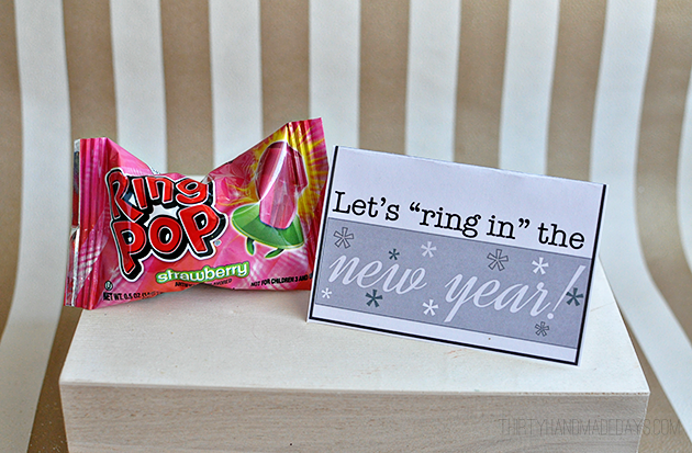 Let's "ring in" the new year - fun printable gift card holder from www.thirtyhandmadedays.com