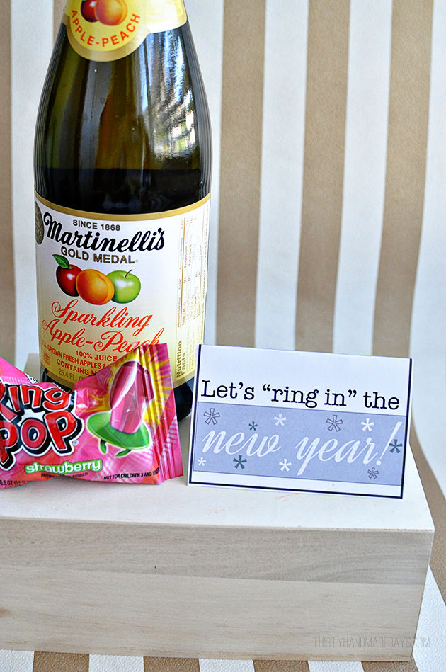 Let's ring in the new year printable gift card holder www.thirtyhandmadedays.com