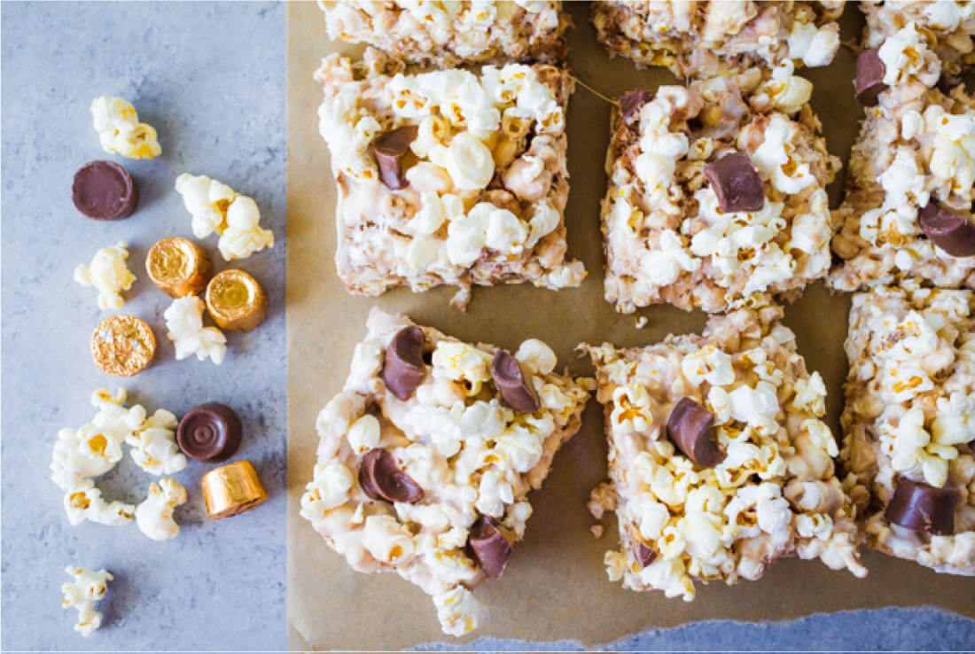 With a handful of ingredients and under ten minutes you get these amazing Candy Popcorn Treats with Rolos. from thirtyhandmadedays.com