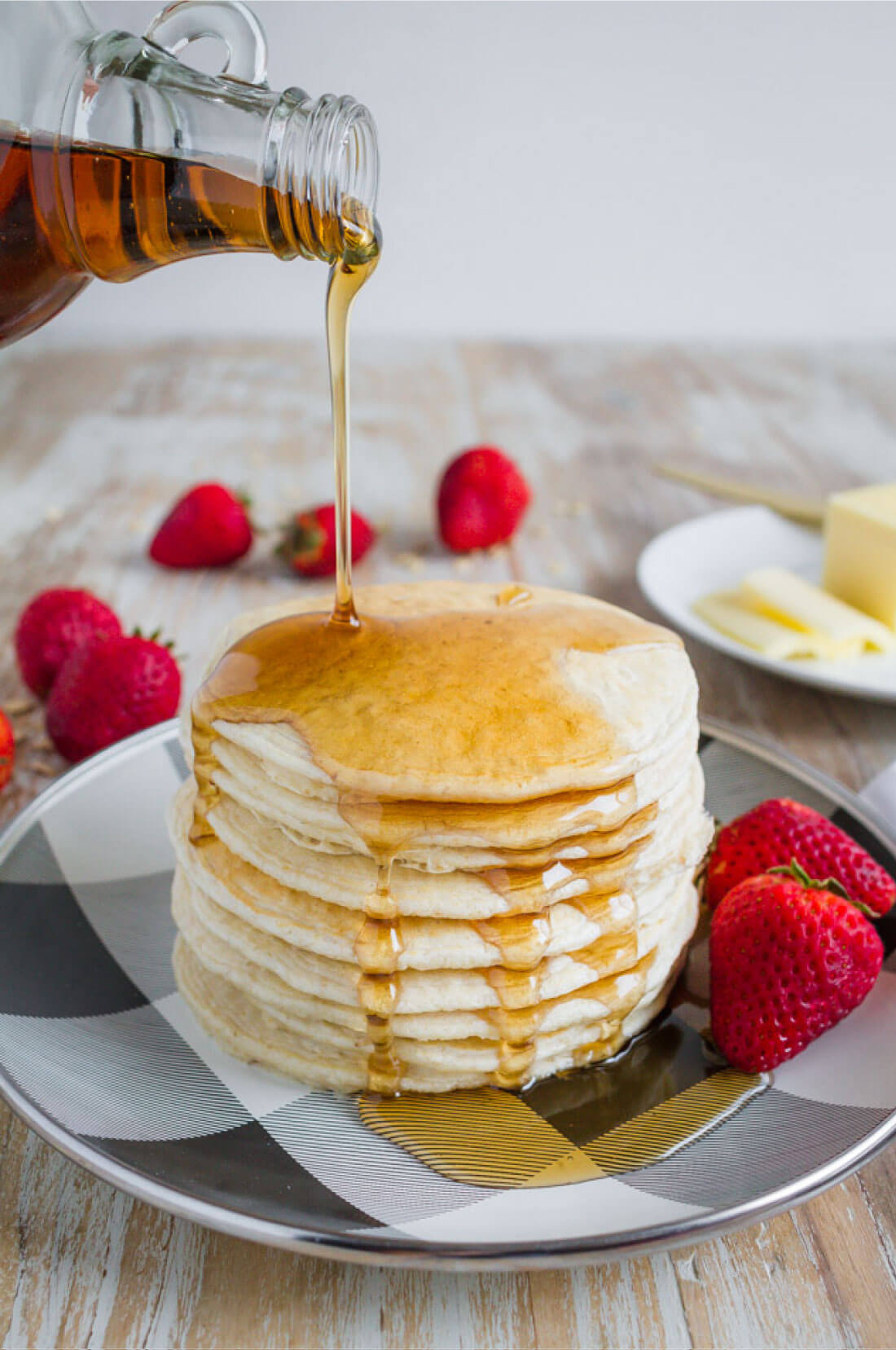 Healthy Pancake Recipe - make these 4 ingredient pancakes in the blender! With syrup. 