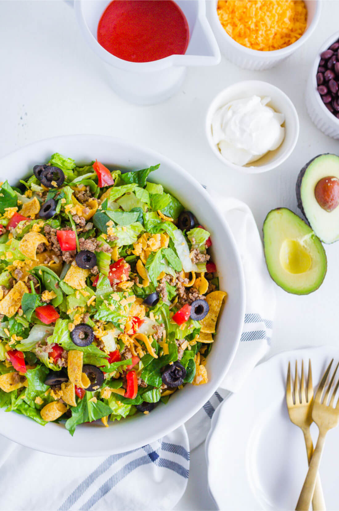 Mom's Taco Salad - make this easy dinner that your whole family will love. Ingredients 