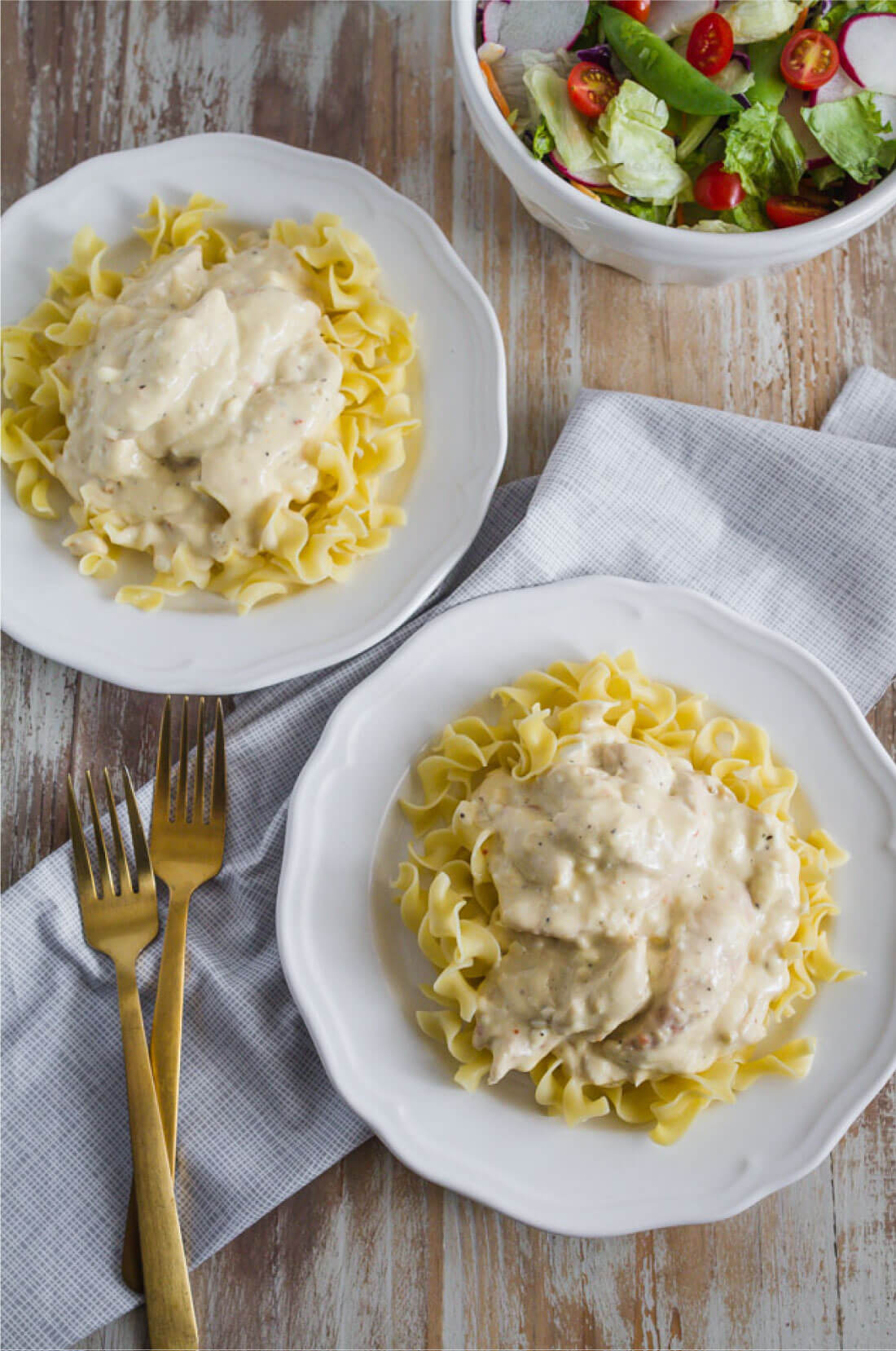 Slow Cooker Zesty Italian Chicken - one of our family favorites. via www.thirtyhandmadedays.com