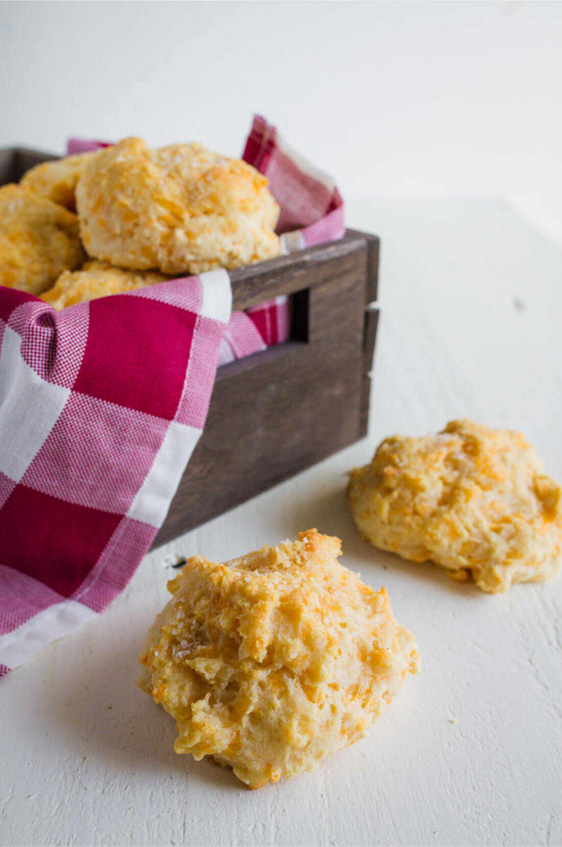 Homemade Biscuits - these melt in your mouth cheddar biscuits are not only easy to make but soooo good! from www.thirtyhandmadedays.com