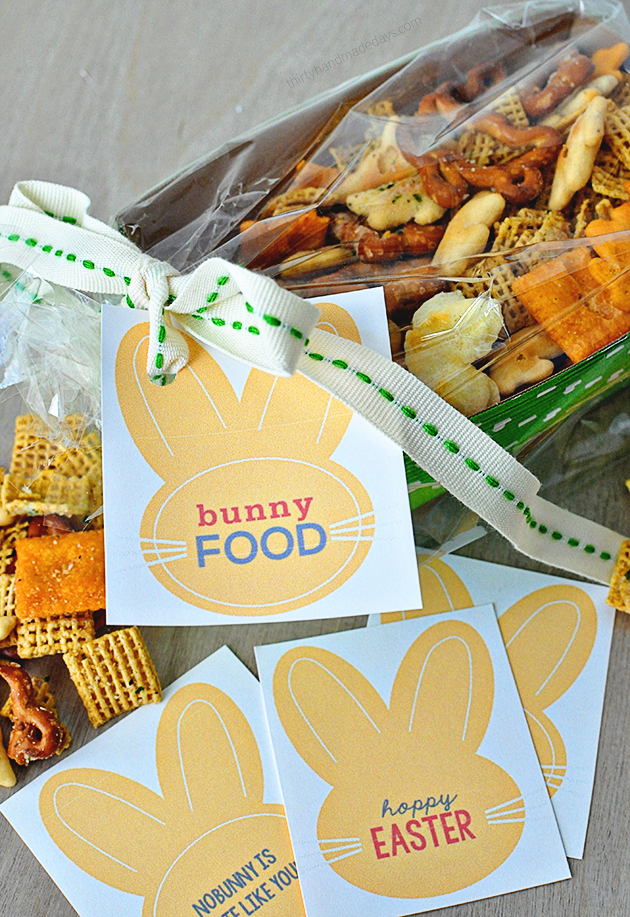 Fun Easter gift idea- "Bunny Food" with cute printable tags. www.thirtyhandmadedays.com