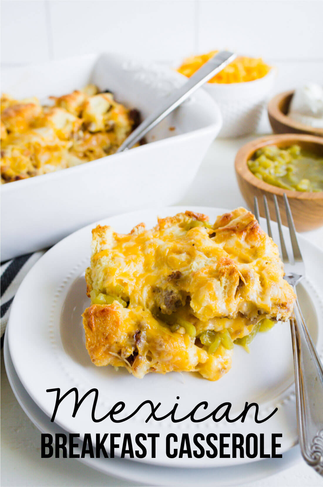 Mexican Breakfast Casserole - a simple breakfast to make that your family will love! www.thirtyhandmadedays.com