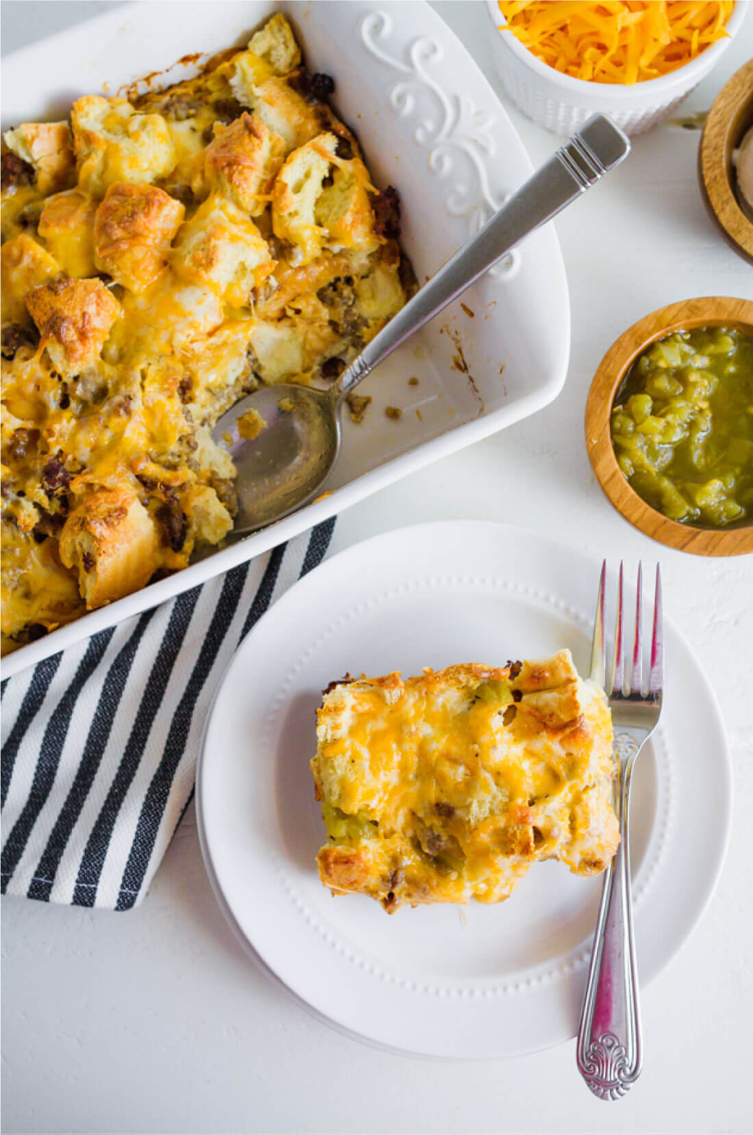 Mexican Breakfast Casserole - a simple breakfast to make that your family will love! thirtyhandmadedays.com