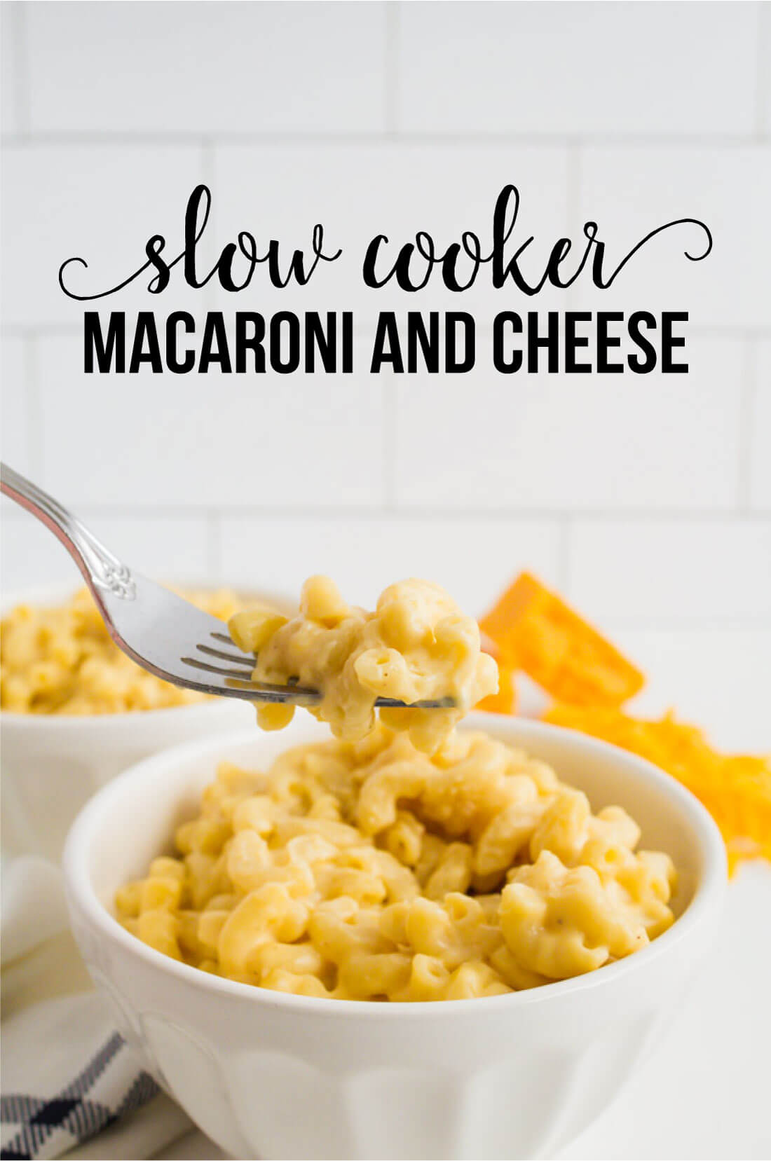 Slow Cooker Macaroni and Cheese Recipe - make this amazing mac and cheese recipe in the crockpot! www.thirtyhandmadedays.com