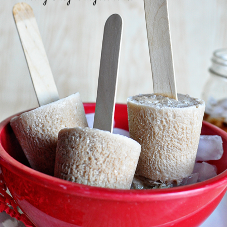 How to make a root beer float pops using only 2 ingredients (and one isn't ice cream!). www.thirtyhandmadedays.com