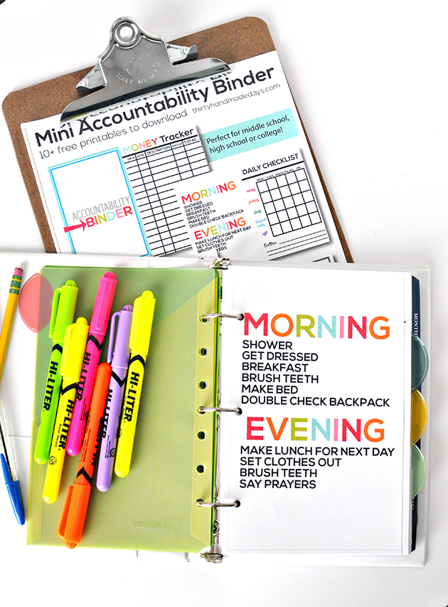 Printable Mini Accountability Binder - perfect for junior high, high school and college students! www.thirtyhandmadedays.com