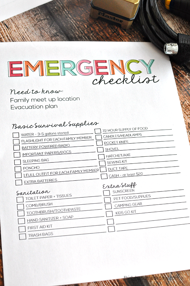 Printable Emergency Checklist www.thirtyhandmadedays.com