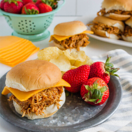 Crockpot Buffalo Chicken Sliders - make this easy slow cooker meal that your whole family will love!