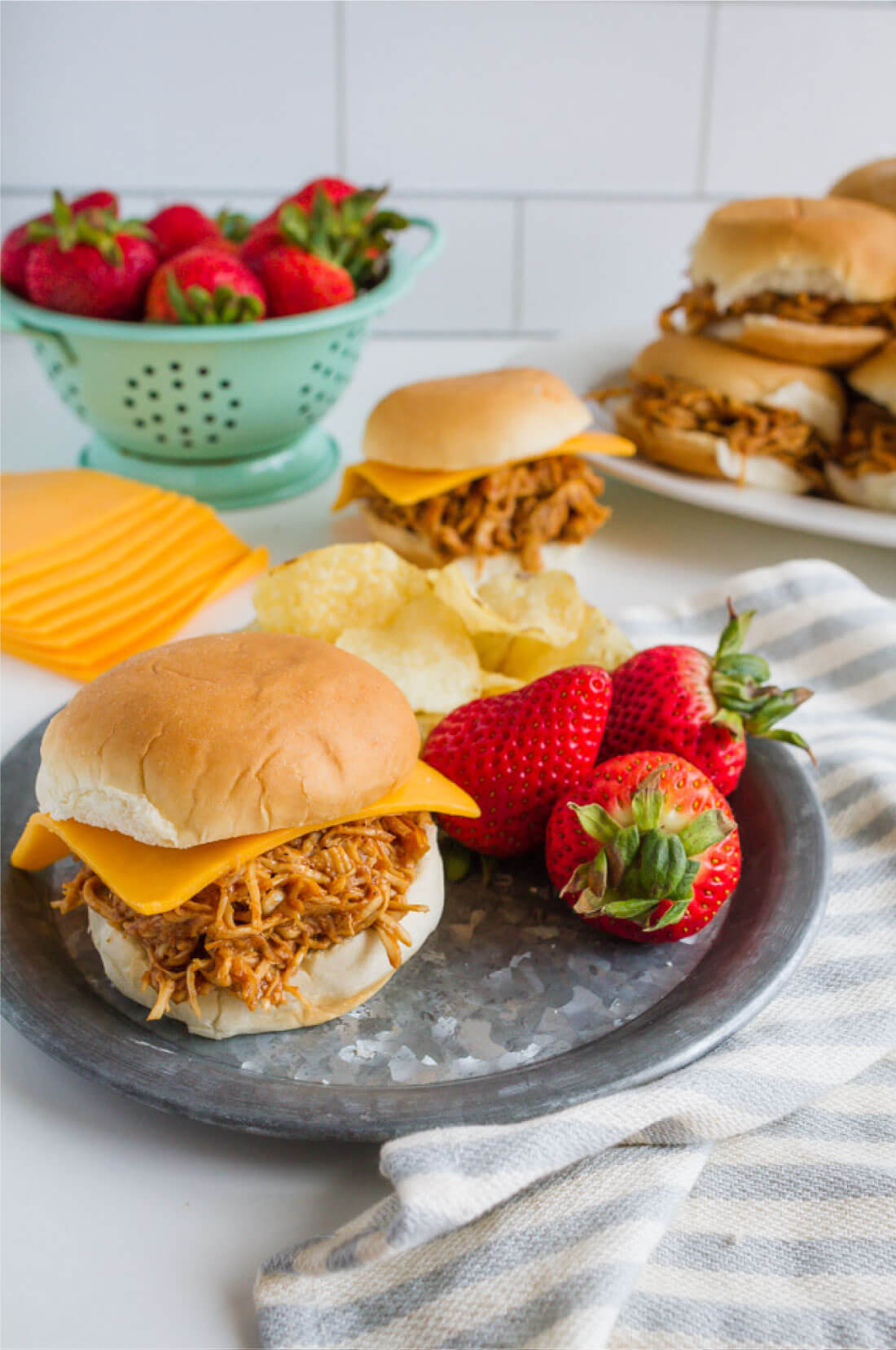 Crockpot Buffalo Chicken Sliders - make this easy slow cooker meal that your whole family will love!