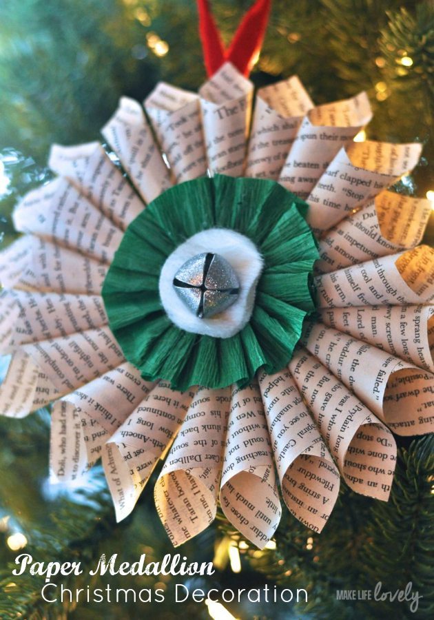 Simple Christmas Decorations: Paper Medallion