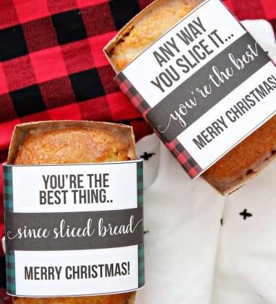 Christmas Bread Wrappers - use these cute printable wrappers to make your bread extra special. via www.thirtyhandmadedays.com