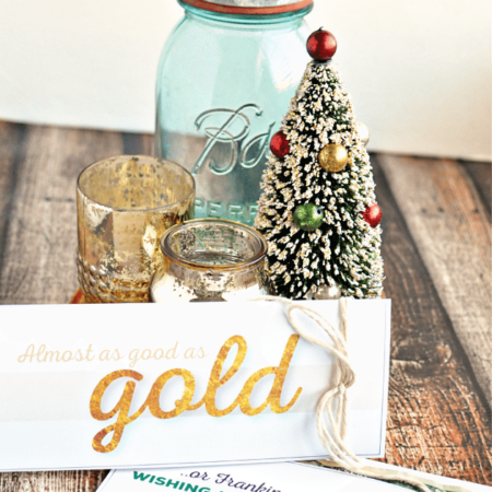 Printable Gold Christmas Money Card Holder - perfect gift idea for the holidays | Thirty Handmade Days