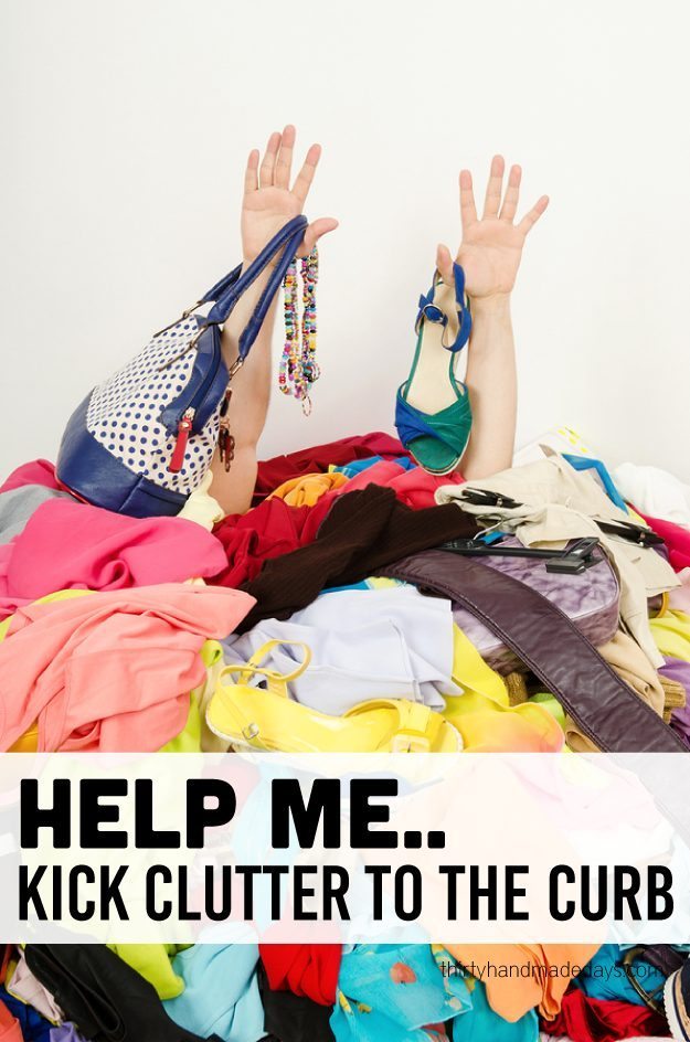 Help me kick clutter to the curb in the new year! www.thirtyhandmadedays.com